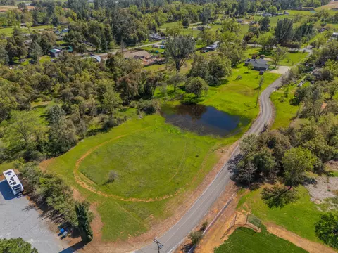 View/Area - 3262 Rancho Rd, Redding, CA 96002 photo 3 of 12