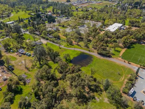 View/Area - 3262 Rancho Rd, Redding, CA 96002 photo 6 of 12