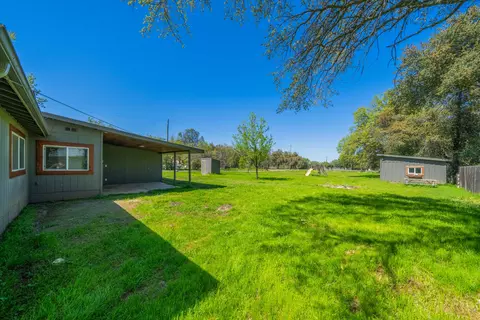 Exterior - 3262 Rancho Rd, Redding, CA 96002 photo 6 of 16
