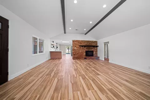 Living - 3262 Rancho Rd, Redding, CA 96002 photo 3 of 3