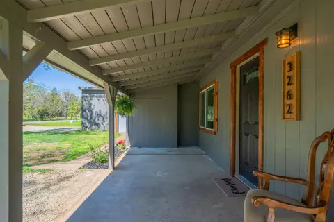 Exterior - 3262 Rancho Rd, Redding, CA 96002 photo 3 of 16