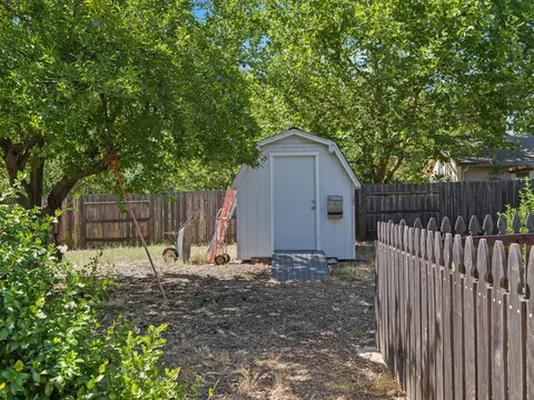Exterior - 11402 Wales Dr, Redding, CA 96003 photo 10 of 13