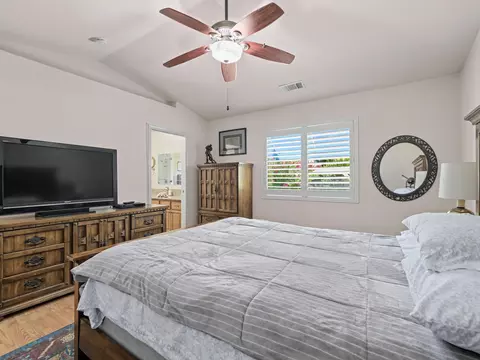 Bedroom - 11402 Wales Dr, Redding, CA 96003 photo 2 of 4