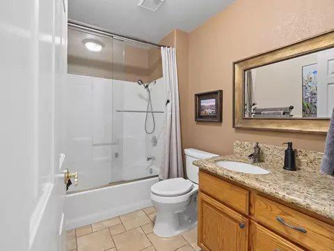 Bath - 11402 Wales Dr, Redding, CA 96003 photo 2 of 3