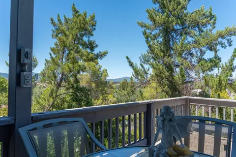 Exterior - 1025 Chardonnay Walk, Redding, CA 96001 photo 5 of 10