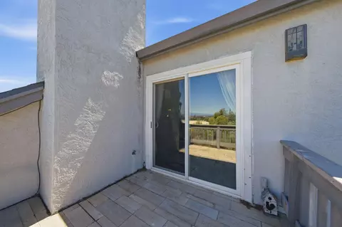 Exterior - 1025 Chardonnay Walk, Redding, CA 96001 photo 6 of 10