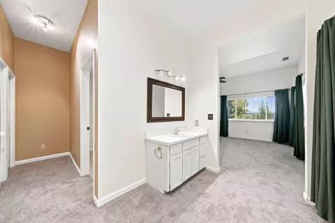 Entry Way - 1025 Chardonnay Walk, Redding, CA 96001 photo 4 of 4