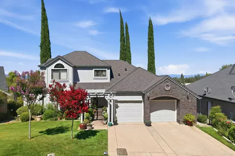 Exterior - 1025 Chardonnay Walk, Redding, CA 96001 photo 7 of 10