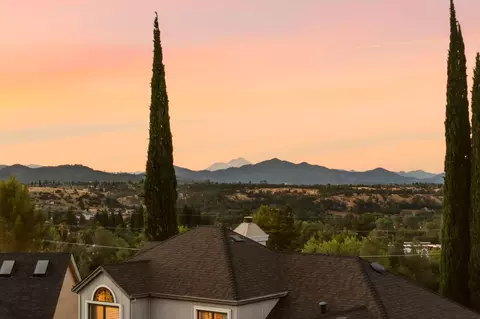 View/Area - 1025 Chardonnay Walk, Redding, CA 96001 photo 13 of 13
