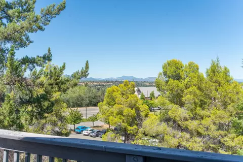 View/Area - 1025 Chardonnay Walk, Redding, CA 96001 photo 10 of 13
