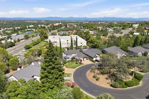 View/Area - 1025 Chardonnay Walk, Redding, CA 96001 photo 6 of 13