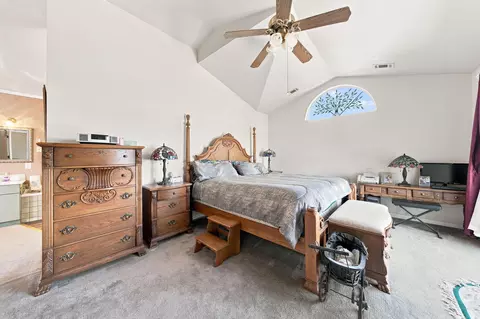 Bedroom - 1025 Chardonnay Walk, Redding, CA 96001 photo 2 of 10