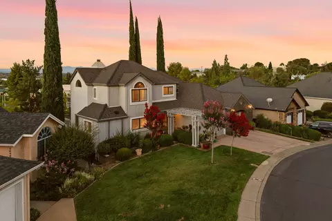 View/Area - 1025 Chardonnay Walk, Redding, CA 96001 photo 2 of 13