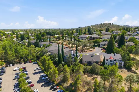 View/Area - 1025 Chardonnay Walk, Redding, CA 96001 photo 9 of 13