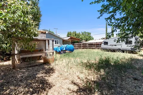 Exterior - 3923 Meteor St, Redding, CA 96002 photo 6 of 11