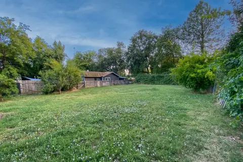 Exterior - 4562 E Bonnyview Rd, Redding, CA 96001 photo 8 of 8