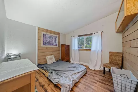 Bedroom - 4562 E Bonnyview Rd, Redding, CA 96001 photo 4 of 8