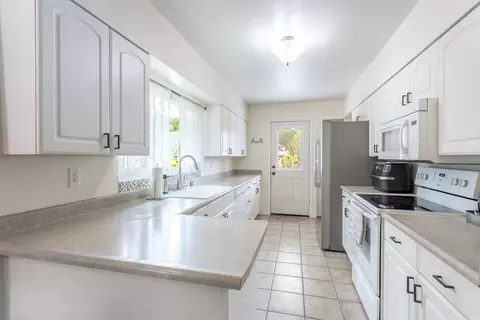 Kitchen - 1738 Lazelle Ct, Redding, CA 96002 photo 2 of 2