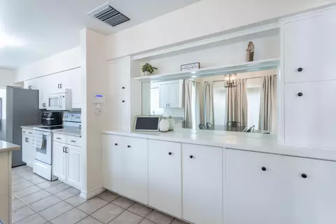 Kitchen - 1738 Lazelle Ct, Redding, CA 96002 photo 1 of 2