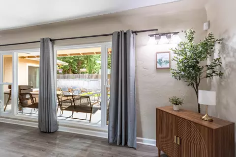 Entry Way - 1738 Lazelle Ct, Redding, CA 96002 photo 1 of 1