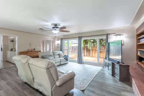 Living - 1738 Lazelle Ct, Redding, CA 96002 photo 1 of 3