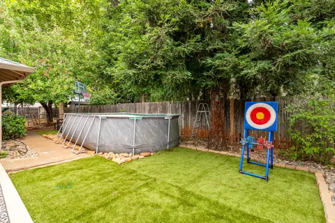 Exterior - 1738 Lazelle Ct, Redding, CA 96002 photo 7 of 15