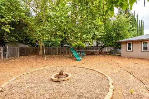 Exterior - 1738 Lazelle Ct, Redding, CA 96002 photo 10 of 15