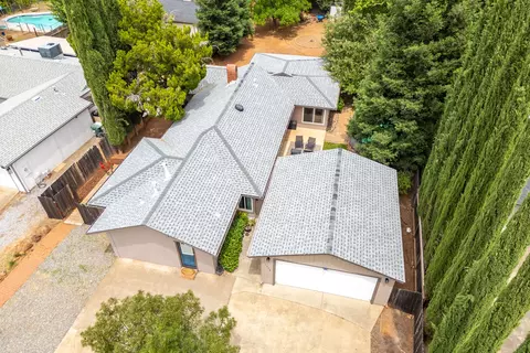 View/Area - 1738 Lazelle Ct, Redding, CA 96002 photo 2 of 3