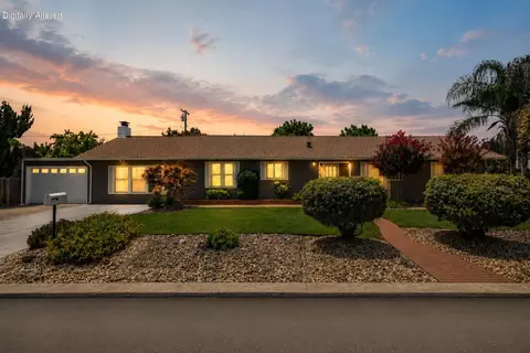 2814 Oakview Dr, Redding, CA 96002 photo 1
