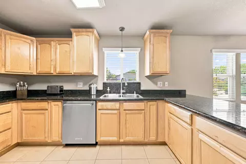 2814 Oakview Dr, Redding, CA 96002 photo 10