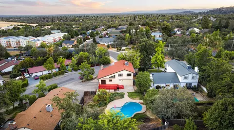 View/Area - 3416 Cessna Dr, Redding, CA 96001 photo 2 of 5