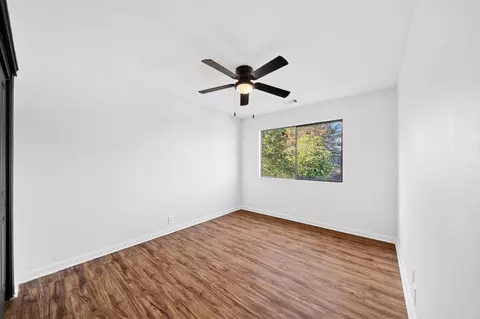 Bedroom - 3416 Cessna Dr, Redding, CA 96001 photo 4 of 6