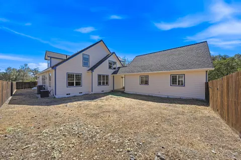 Exterior - 13839 Creek Trl, Redding, CA 96003 photo 5 of 7