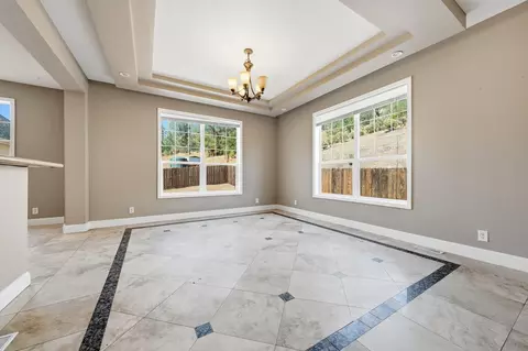 Living - 13839 Creek Trl, Redding, CA 96003 photo 6 of 9