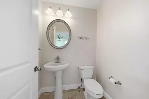 Bath - 13839 Creek Trl, Redding, CA 96003 photo 4 of 4