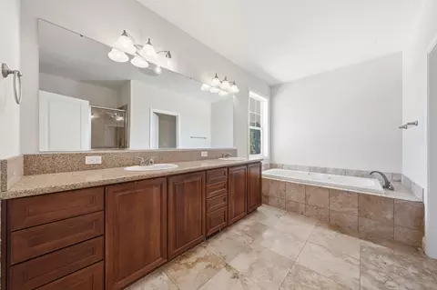 Bath - 13839 Creek Trl, Redding, CA 96003 photo 1 of 4