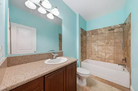 Bath - 13839 Creek Trl, Redding, CA 96003 photo 3 of 4