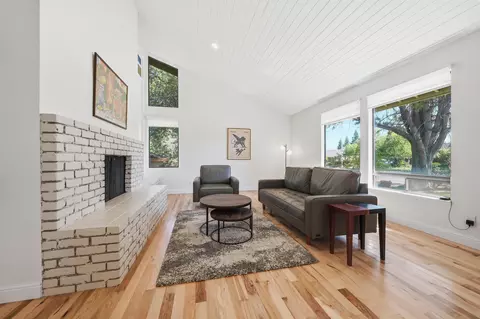 Living - 3350 Mountain Oak Dr, Redding, CA 96001 photo 2 of 4