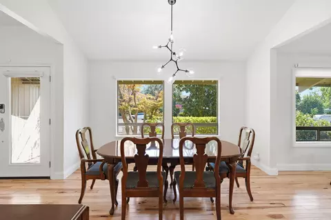 Dining - 3350 Mountain Oak Dr, Redding, CA 96001 photo 1 of 3