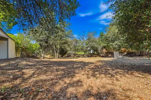 Exterior - 3350 Mountain Oak Dr, Redding, CA 96001 photo 16 of 19