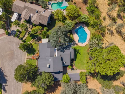 View/Area - 3350 Mountain Oak Dr, Redding, CA 96001 photo 1 of 4