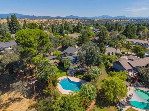 View/Area - 3350 Mountain Oak Dr, Redding, CA 96001 photo 2 of 4