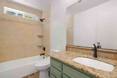 Bath - 3012 Monte Bello Dr, Redding, CA 96001 photo 1 of 6