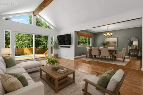Living - 3012 Monte Bello Dr, Redding, CA 96001 photo 2 of 10