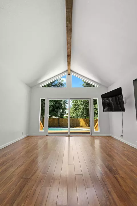 Living - 3012 Monte Bello Dr, Redding, CA 96001 photo 4 of 10