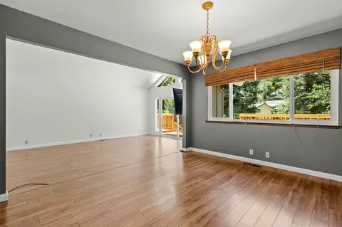 Living - 3012 Monte Bello Dr, Redding, CA 96001 photo 5 of 10