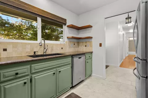 Kitchen - 3012 Monte Bello Dr, Redding, CA 96001 photo 5 of 5