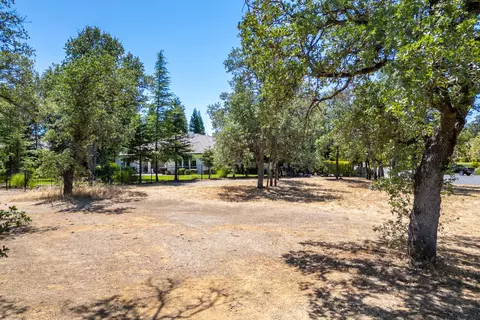 19526 San Vincente Dr, Redding, CA 96003 photo 5