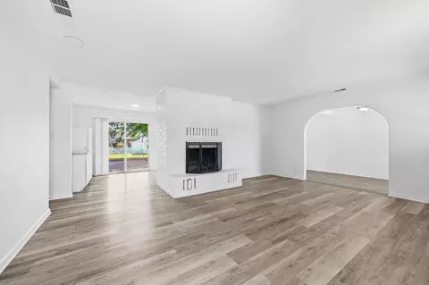 Living - 851 Lake Blvd, Redding, CA 96003 photo 1 of 3