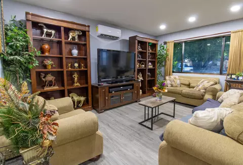 Living - 3592 Capricorn Way, Redding, CA 96002 photo 1 of 2